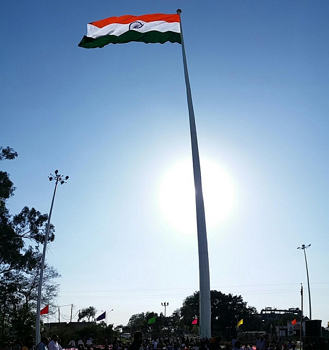 India Hoists Tallest National Flag at Indo-Pak Border! Pakistan Fears It Could be Spying!