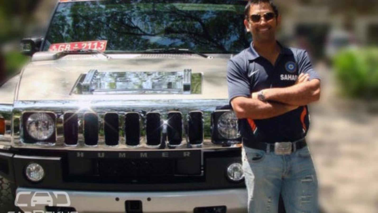 A girl stops MS Dhoni’s Hummer from moving through the streets which Crushed her Handbag, Here is the Reason Why!