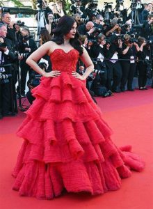 Read more about the article Stunning Photos of Aishwarya Rai at Cannes Film Festival